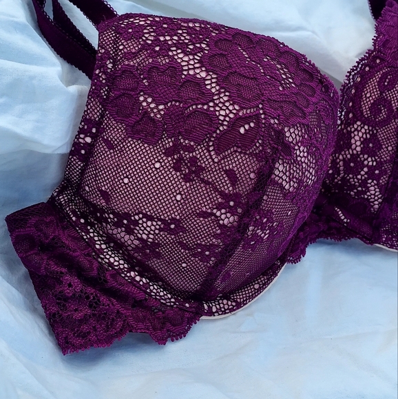 Victoria's Secret Women's Dream Angel's Push-up Plum Lace Bra - Picture 3 of 6